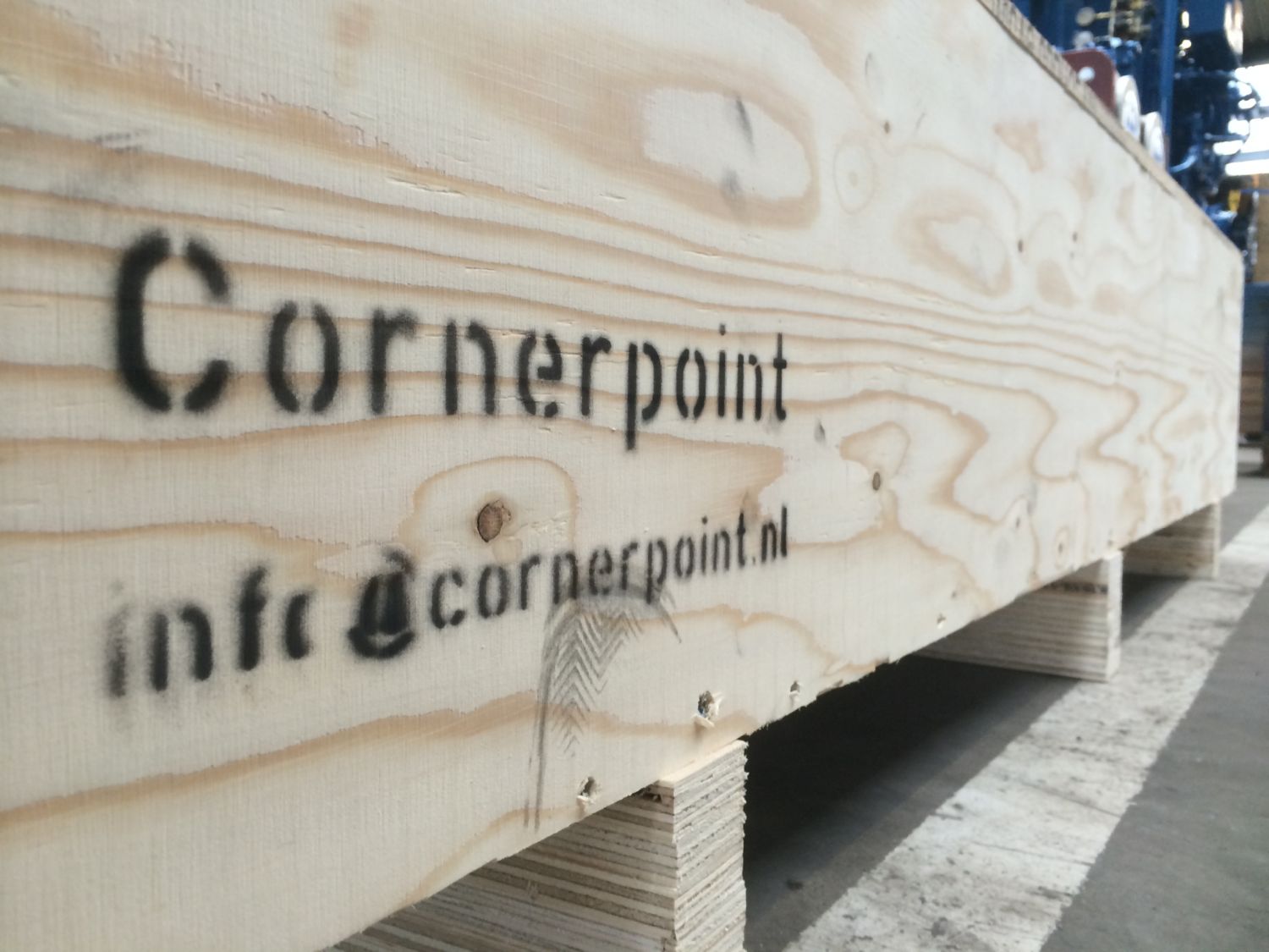 cornerpoint transport crate